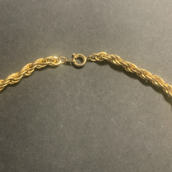 24 inch Faux Gold Rope chain with great cuts for the real look - Picture 5 of 6